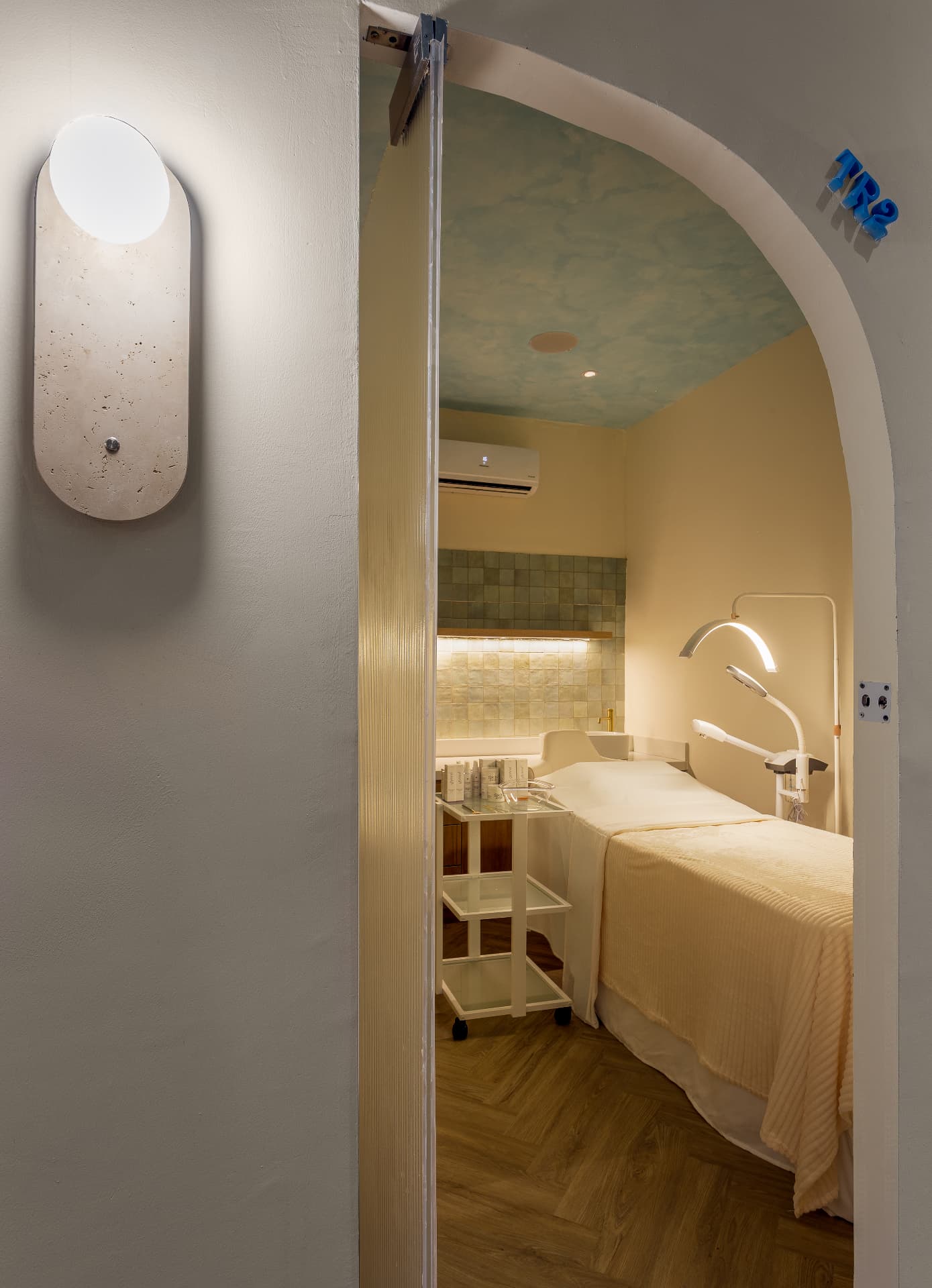 Mosi Skin interior by Icora Studio, image 4 of 7