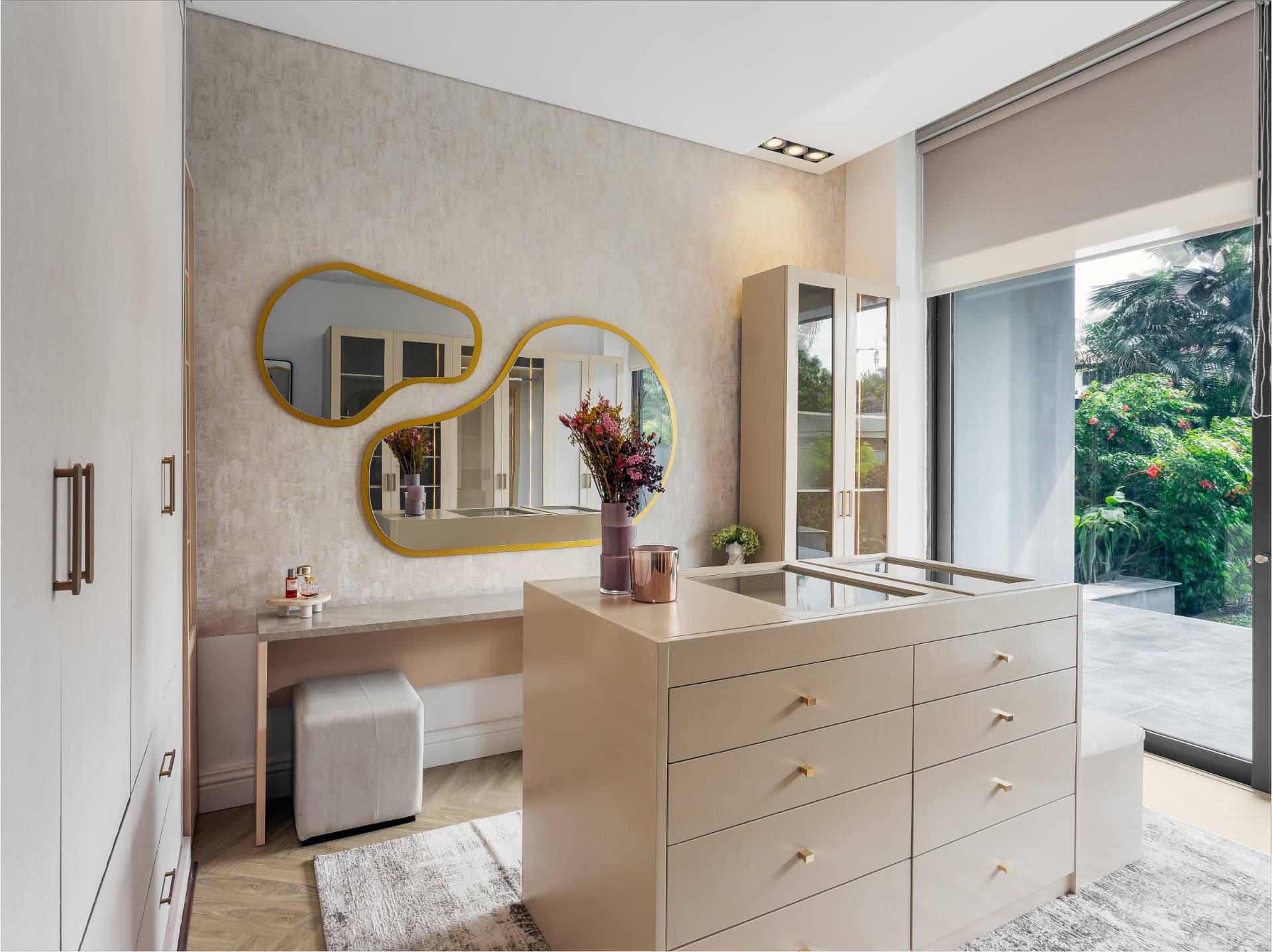 Ivory interior by Icora Studio, image 10 of 10